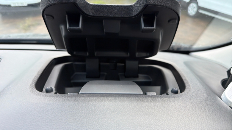 Nissan Primastar 30 L2 Diesel 2.0 dCi 130ps H1 Tekna Crew Van